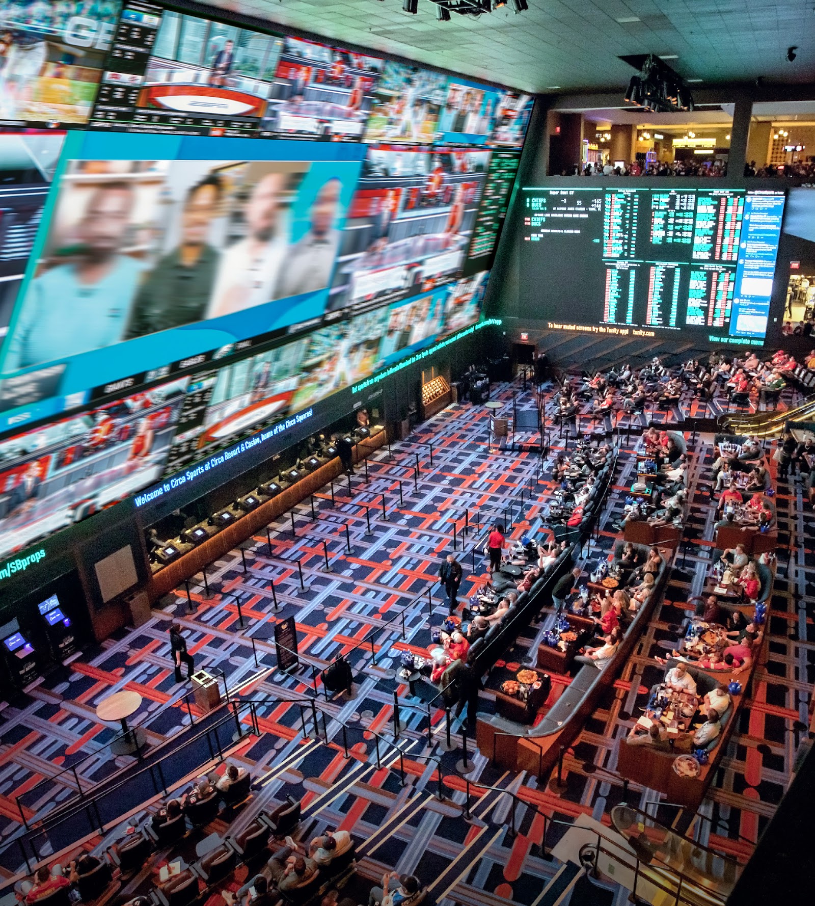 Draft night at Stadium Swim, Circa Resort & Casino